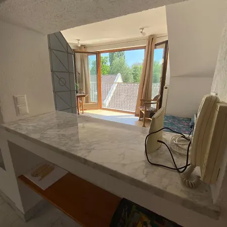 Buenavista Loft - Sun-filled Balcony & Park Views 公寓